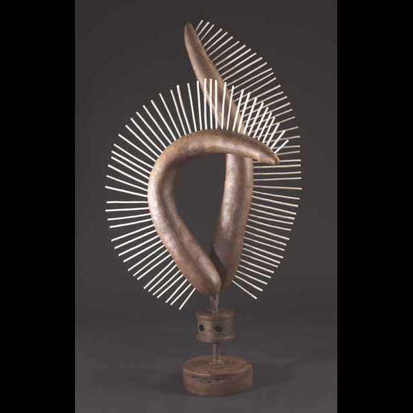 sculpture en fer rouillé et bois Factaïdes de Patrick Vogel, sculpteur