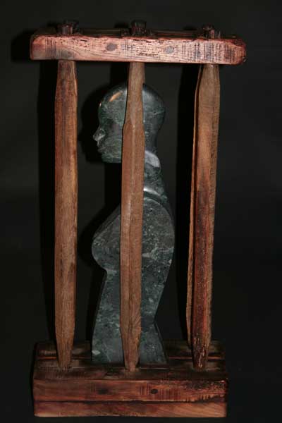 sculpture en mabre, bois et fer rouillé Libertaïdes, de Patrick Vogel